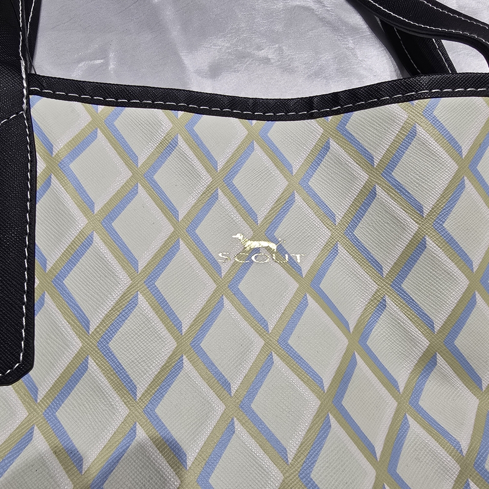 Scout Diamond Pattern Tote - Cream and Black - Picture 13 of 15